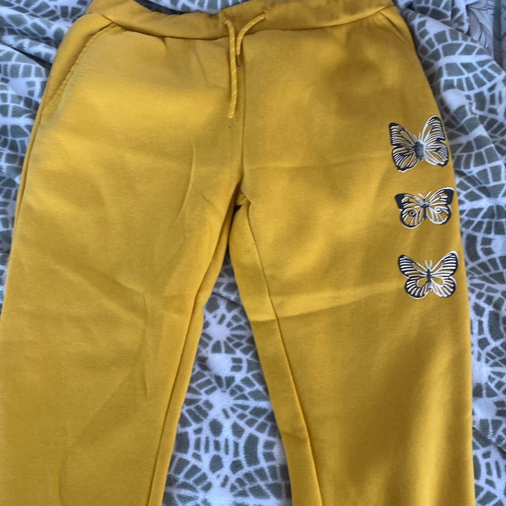 Yellow butterfly sweat set